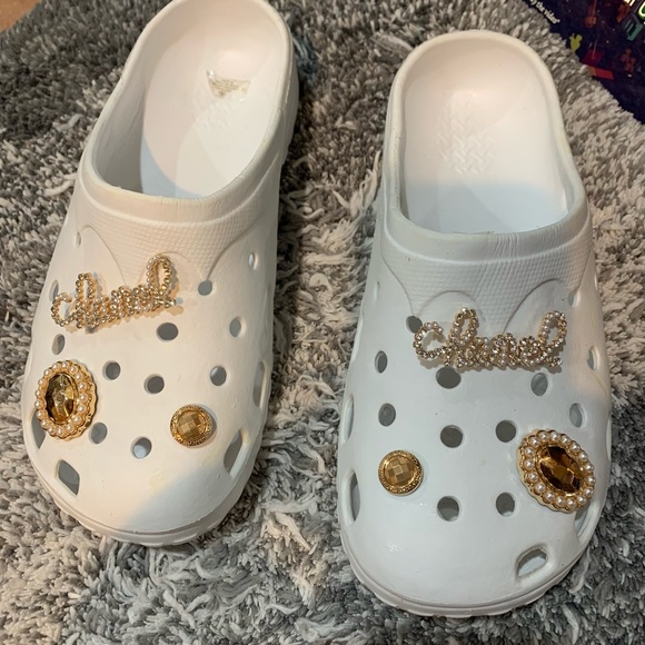 Clogs - Picture 2 of 4